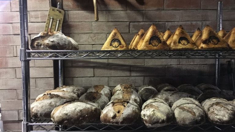 洞爺湖のほとりにある、一軒のパン屋